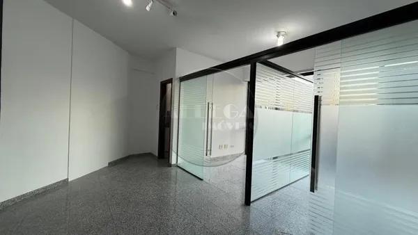 SALA COMERCIAL PARA VENDA NO CENTRO DE CURITIBA - Edifício The World |Rua MARECHAL DEODORO - 10º ANDAR - Face norte.