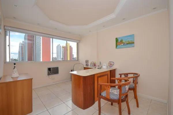 Maravilhoso Conjunto comercial completo - com 80m² no Centro de Curitiba!